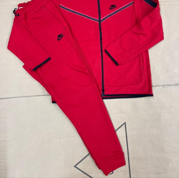 New Men's Nike Tech jogger Sweatsuit L - Picture 2 of 2
